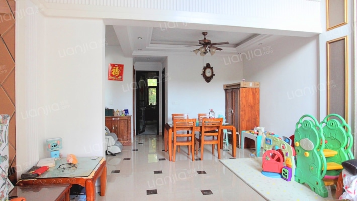 恒大金碧天下隽湖苑二手房实景图