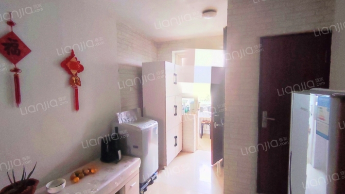 广播局小区二手房实景图