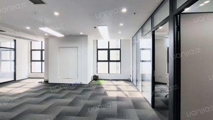 绿地蓝海大厦二手房实景图