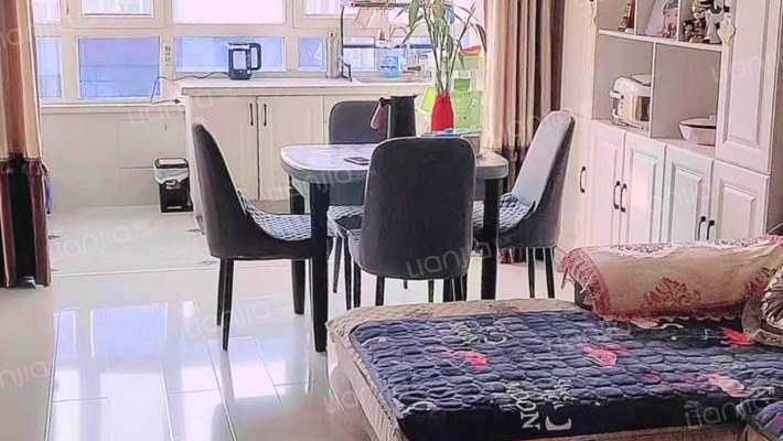 金都河畔二手房实景图