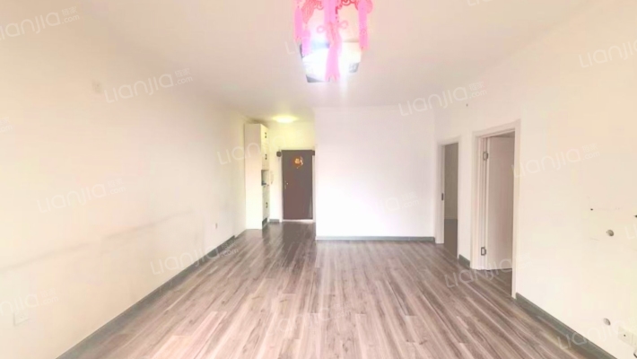 东实碧水湾二手房实景图