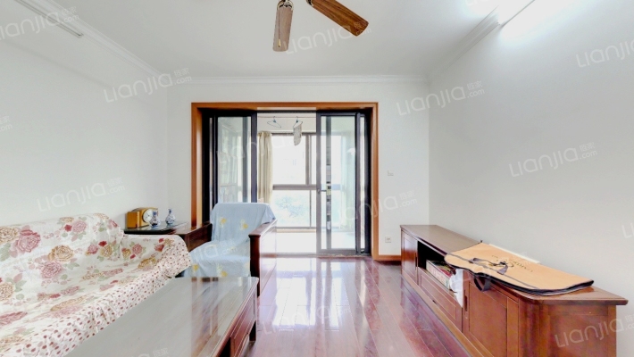 滴水湖馨苑一期二手房实景图