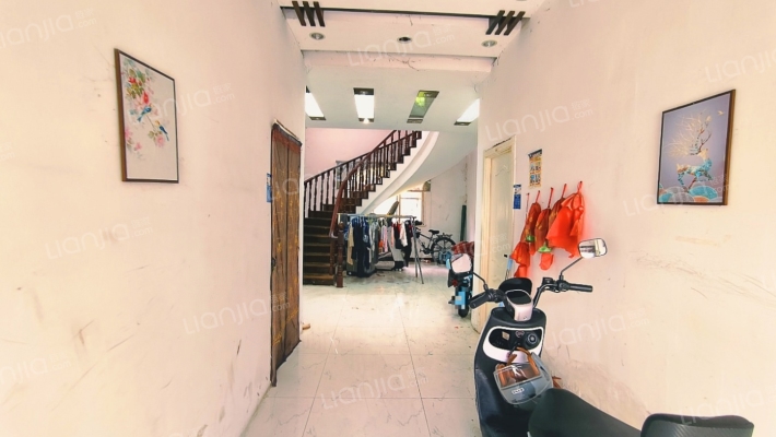 金侨别墅二手房实景图