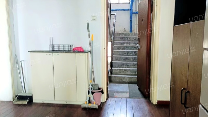 春草路68号二手房实景图