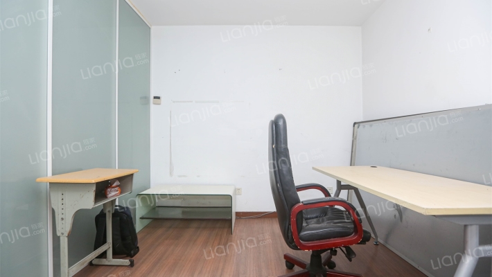 东方金座二手房实景图