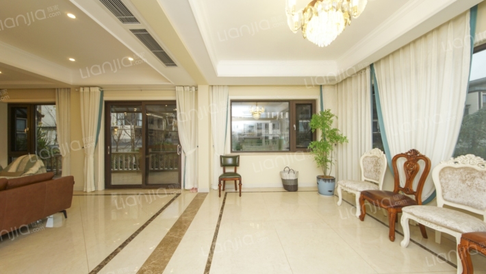 庆隆南山高尔夫国际社区荟澜山二手房实景图