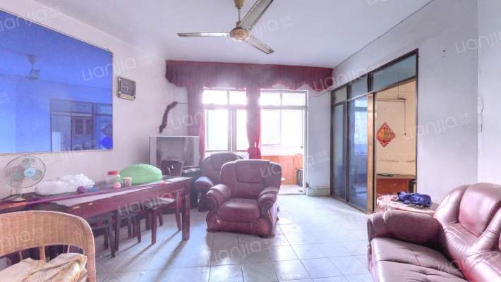 政法一村二手房实景图