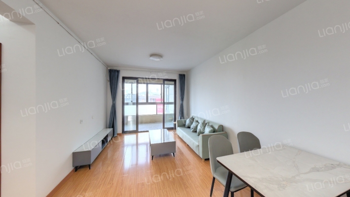 保利罗兰春天二手房实景图