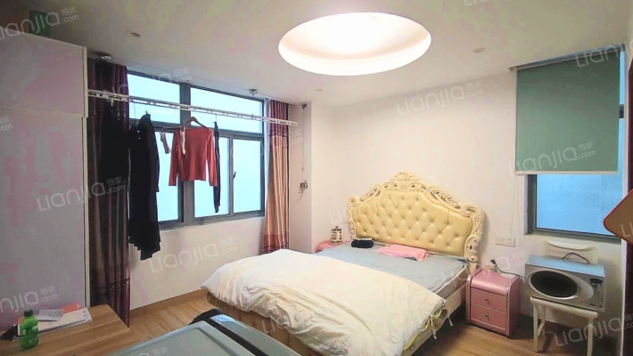 国展中心广场二手房实景图