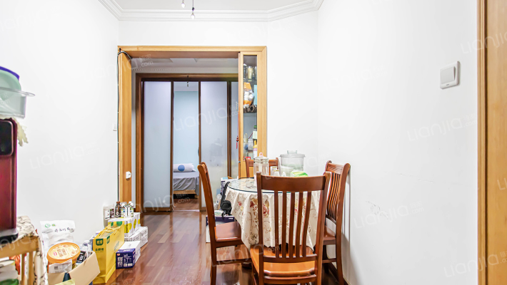 真西新驰苑二手房实景图