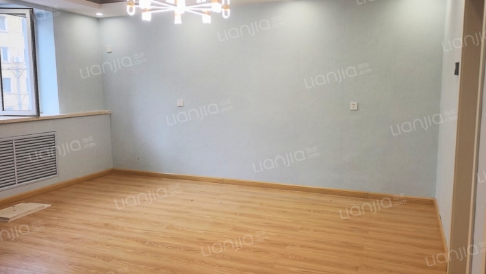 朝一中家属楼二手房实景图