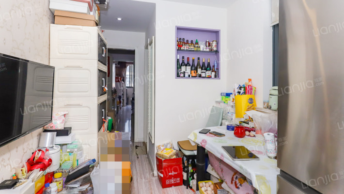 场中路2471弄二手房实景图