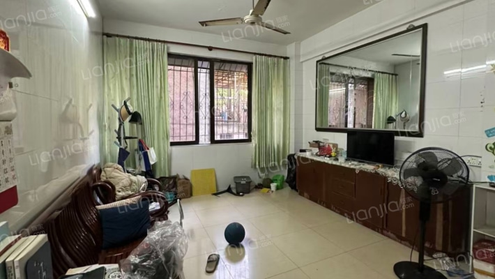 食出综合楼二手房实景图