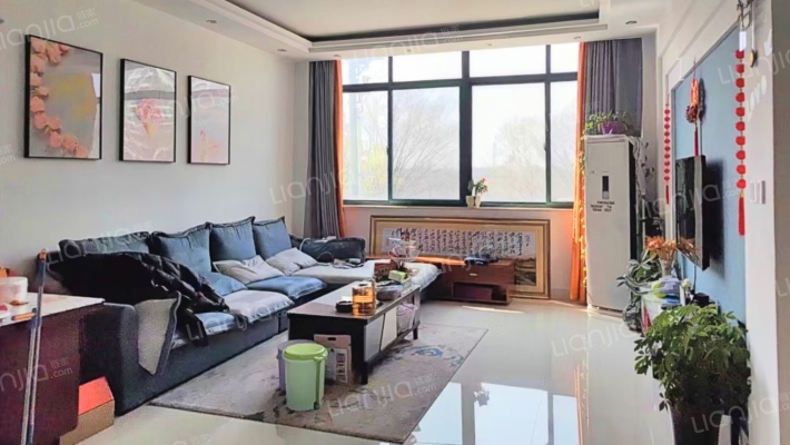 鸿福家园二手房实景图