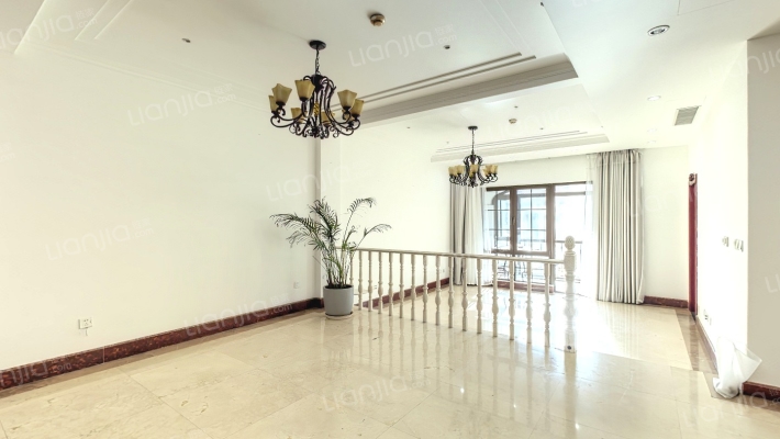 龙湖滟澜山二手房实景图