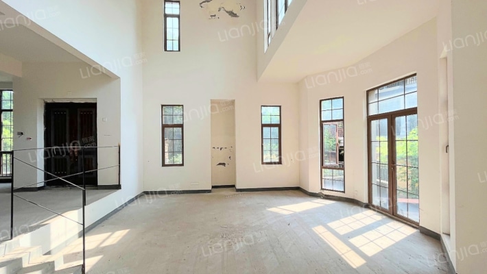 融创勋爵堡二手房实景图