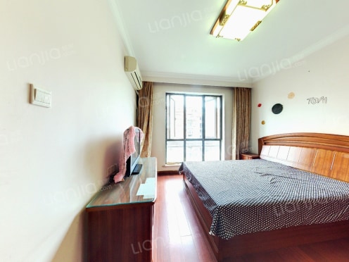 整租·绿地21城D区 1室1厅 南