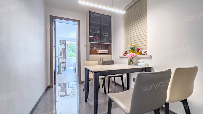 斜土路2200弄二手房实景图