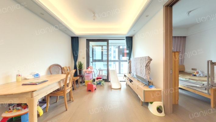 四季都会晓风来二手房实景图