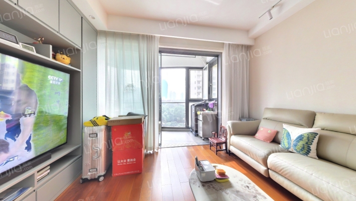 天山河畔花园二手房实景图