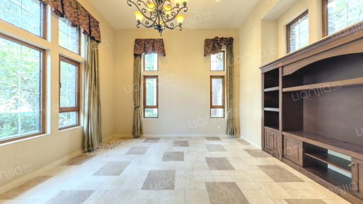 纳帕尔湾二手房实景图