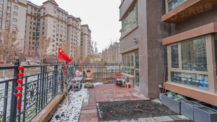 北京路 地铁边 新天润21年房子 1楼花园  南北通透-花园