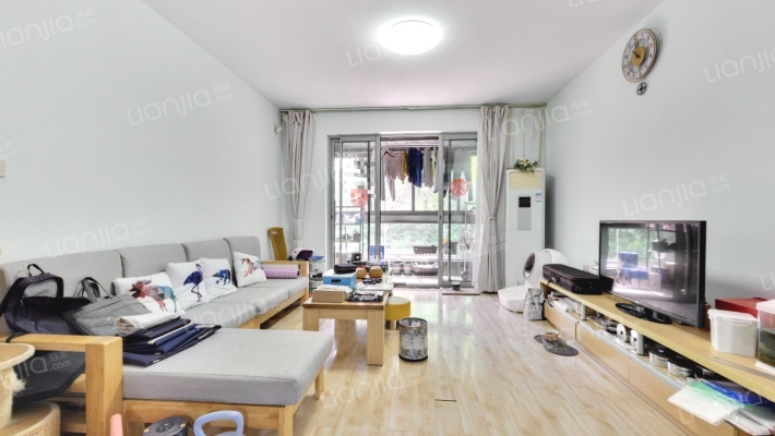 新天地河滨花园二手房实景图