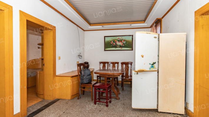 印刷厂住宅楼二手房实景图