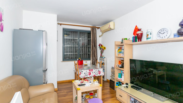 甜爱大楼二手房实景图