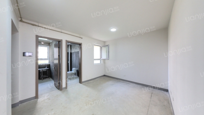 明秀临江苑二手房实景图