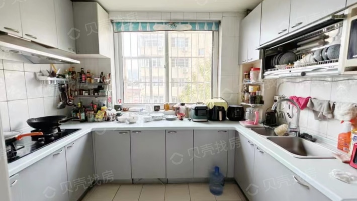 满五年唯一，中铁十八局的家属院，小区环境优雅干净-厨房