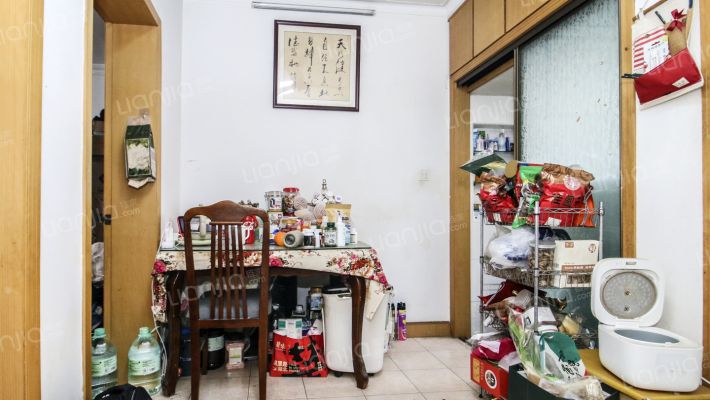 虹储小区二手房实景图