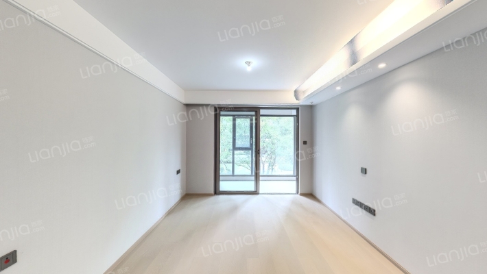 江畔月明府二手房实景图