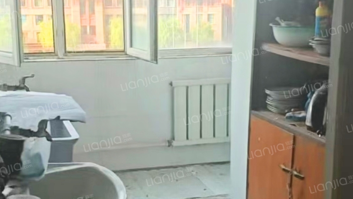 商校住宅楼二手房实景图
