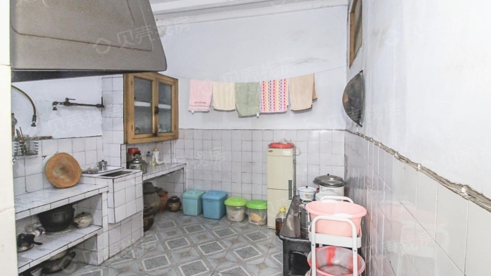 解放街 两室两厅 房子干净整洁适合居住-厨房
