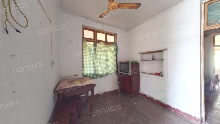 爱国路二手房实景图