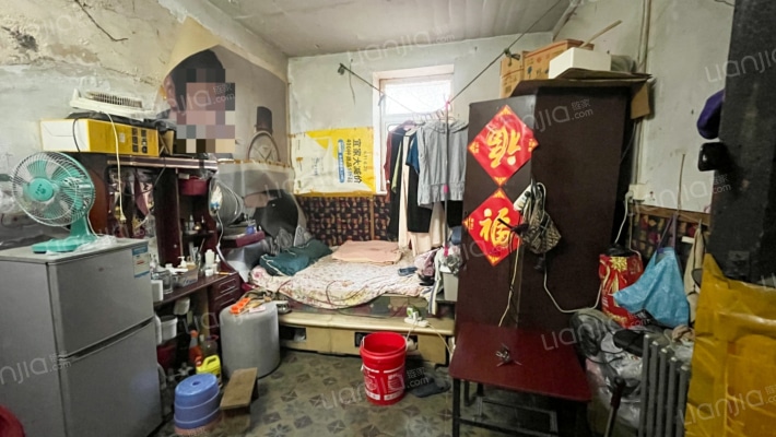 荣安街二手房实景图