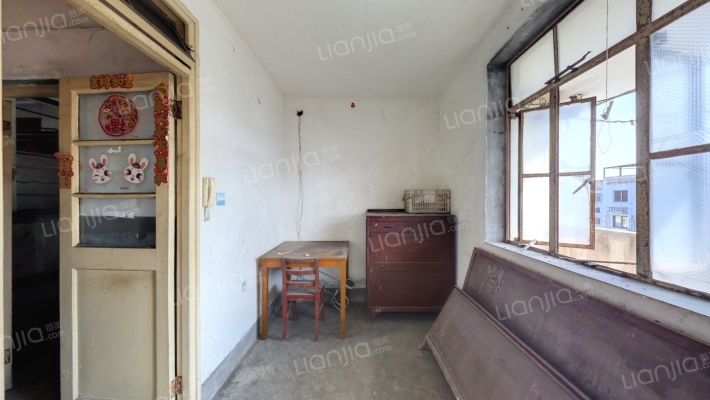 新德四村二手房实景图