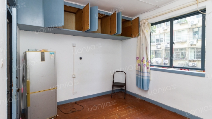 南园新村二手房实景图