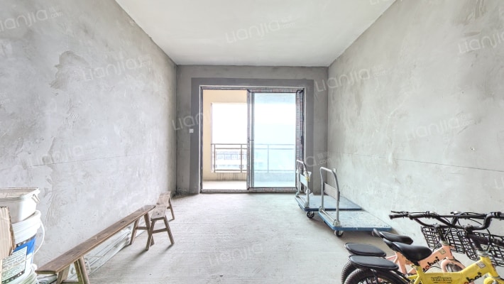 绿地万萃城B组团二手房实景图