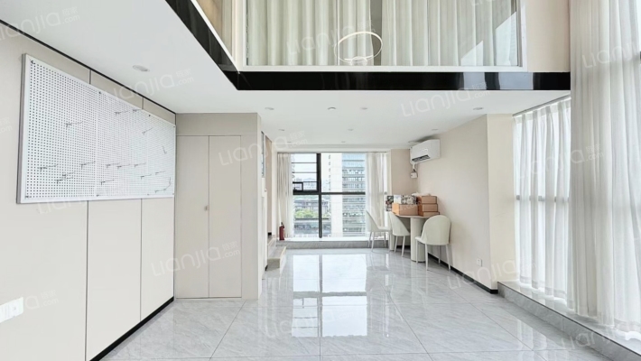 奥飞文创中心二手房实景图