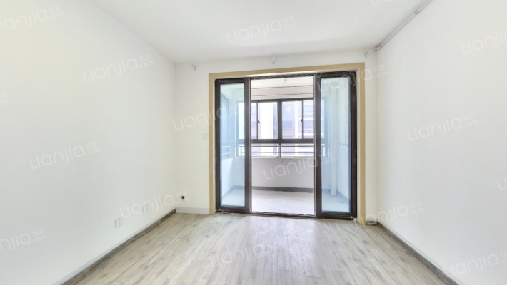 佘北家园明泰苑二手房实景图