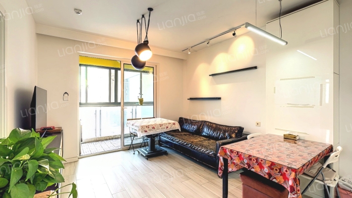 河滨国际公寓二手房实景图