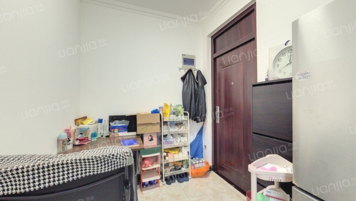 青年湖东里二手房实景图