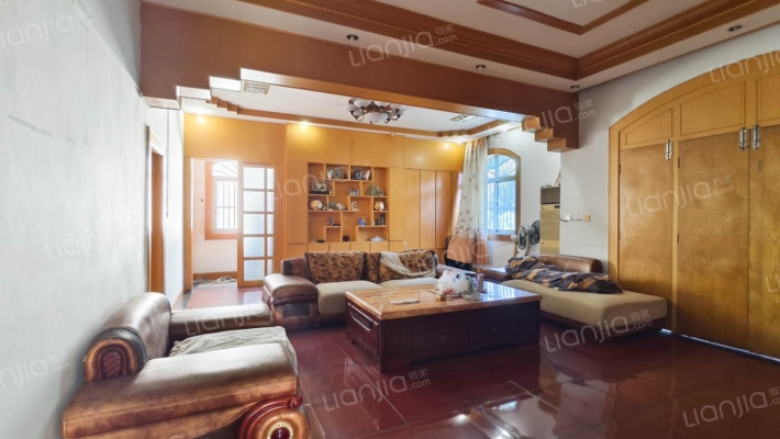 东郊小区二手房实景图