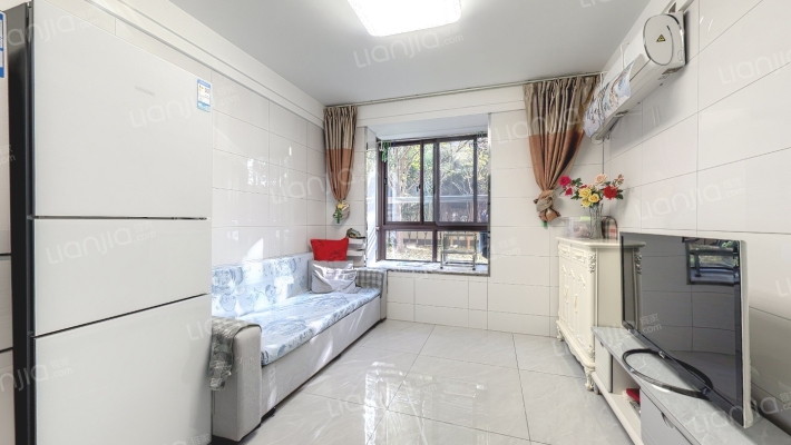 国伟新苑二手房实景图