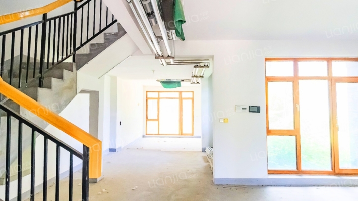 鲁商御龙湾二手房实景图