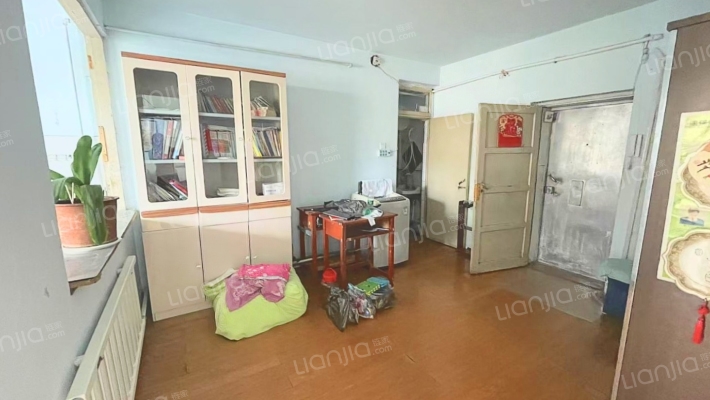 乡企局小区二手房实景图