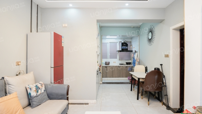 苗圃二手房实景图