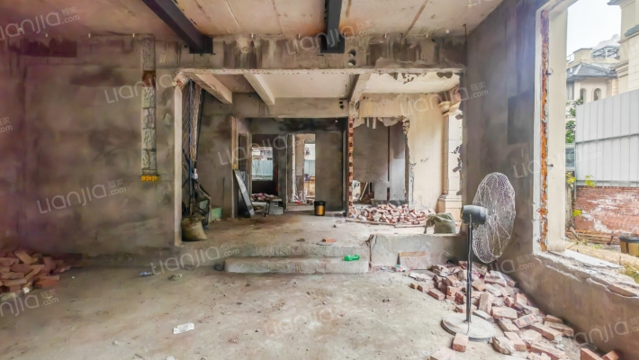 融创竣爵堡二手房实景图